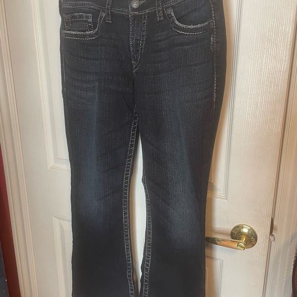 Ladies Silver Jeans worn once. Like new. Sz 32x30 - Picture 5 of 5